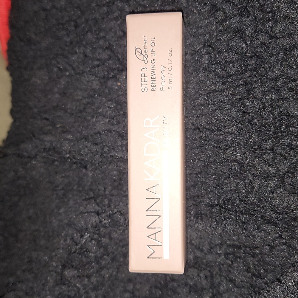 Peony renewing lip oil